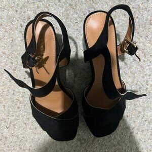 Debenhams chunky black heels